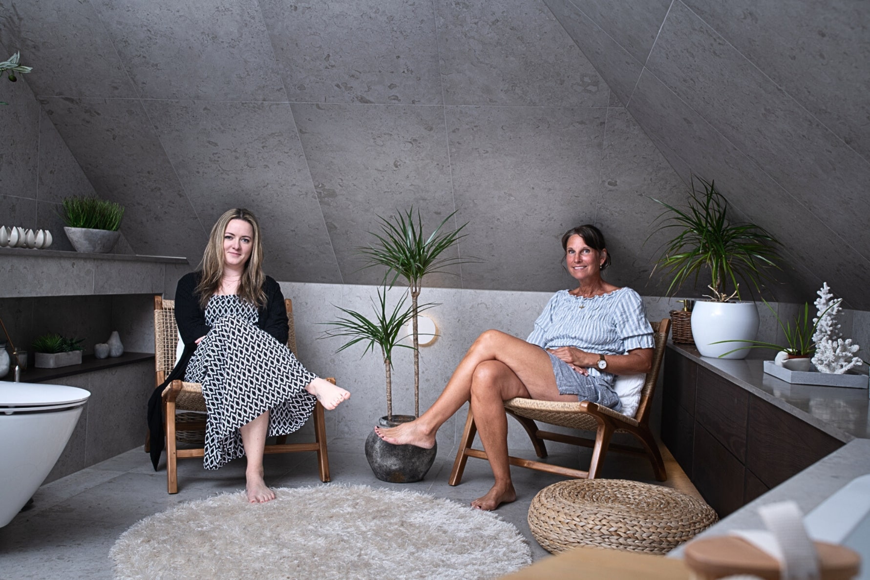 Moa Pettersson, Catrine Bonnedal i helkaklat badrum