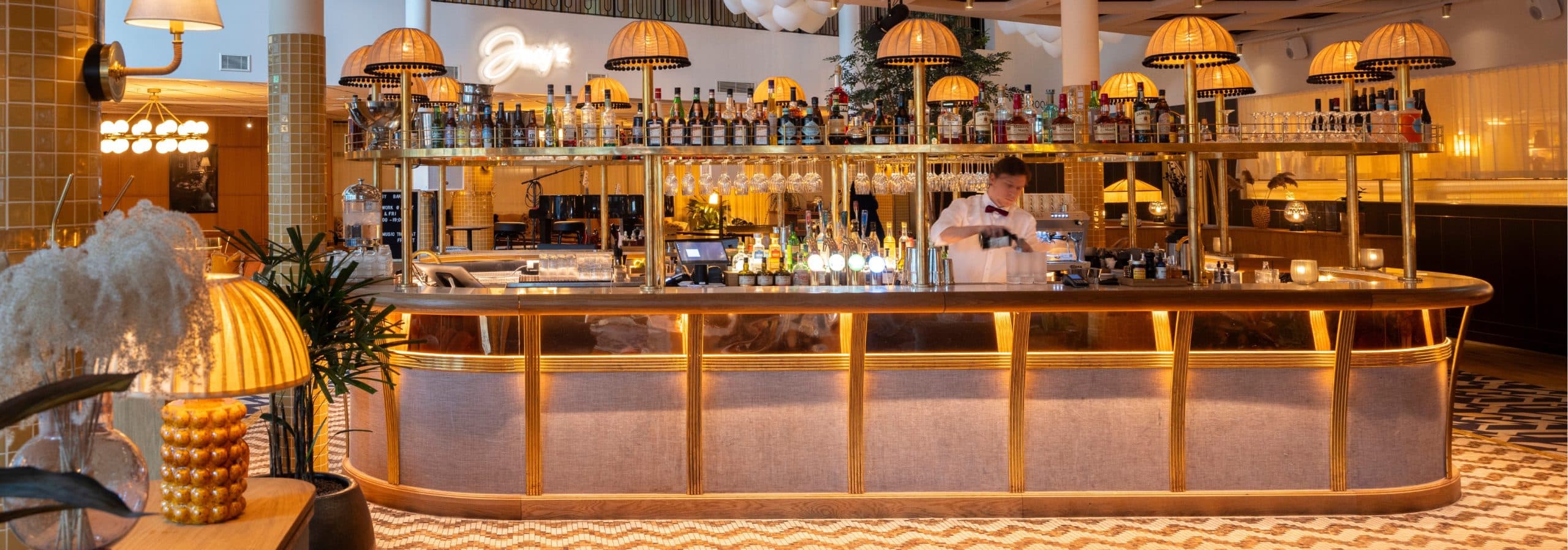 Kaklad bar på hotell lounge