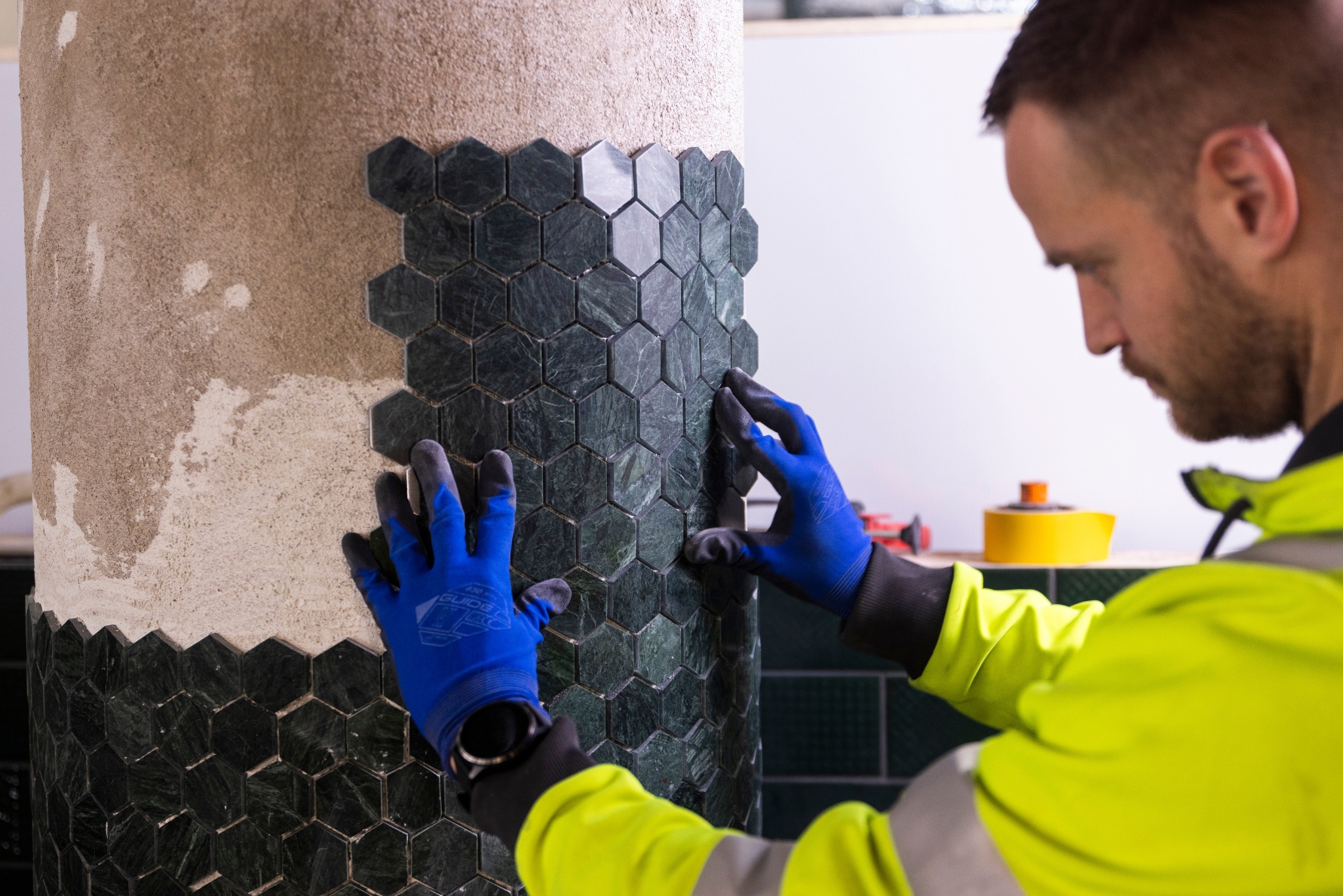 Plattsättare mosaik noggrann
